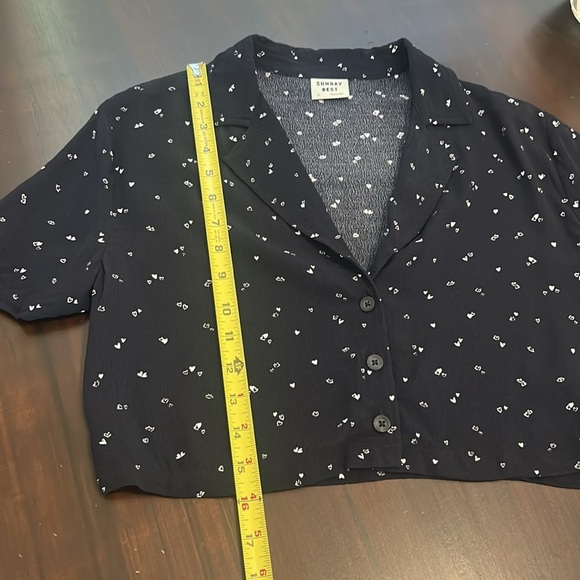 Sunday Best Navy Blue Heart Print Short Sleeves Cropped Top - Picture 15 of 16